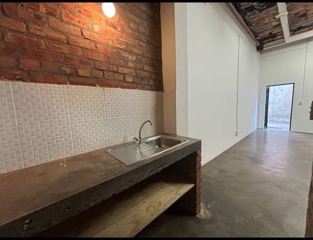 41M² WAREHOUSE TO LET IN MAITLAND